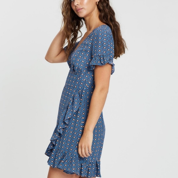 Tigerlily Size 8 Dress - Picture 3 of 7